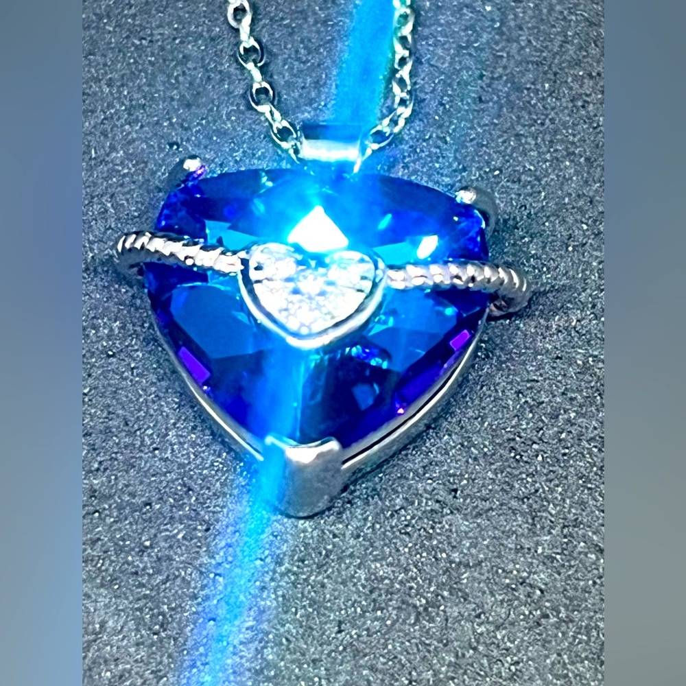 Warme Farben Bahama Blue & Zirconia Crystals. View 3